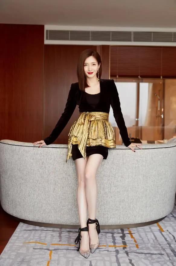 江疏影高跟鞋美轮美奂