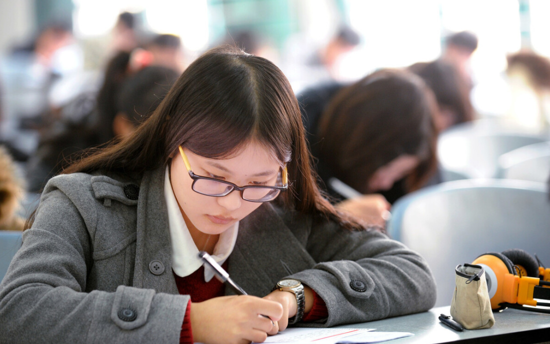 四六级没有“不及格”，424分为何会是悲剧？考研、考公受影响吗