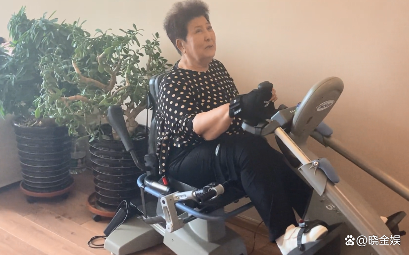 德德玛：越活越年轻，即便75岁高龄仍坚持每天“健身练声两不误”