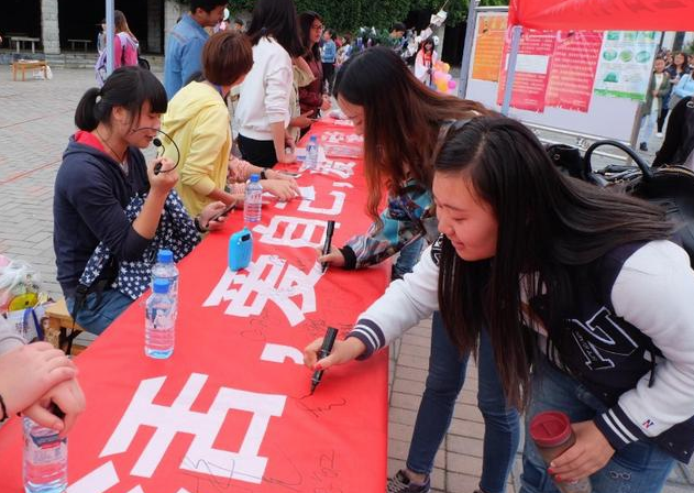 大学入党跟成绩无关，“决定权”在2人手中，大学生应该尽早了解