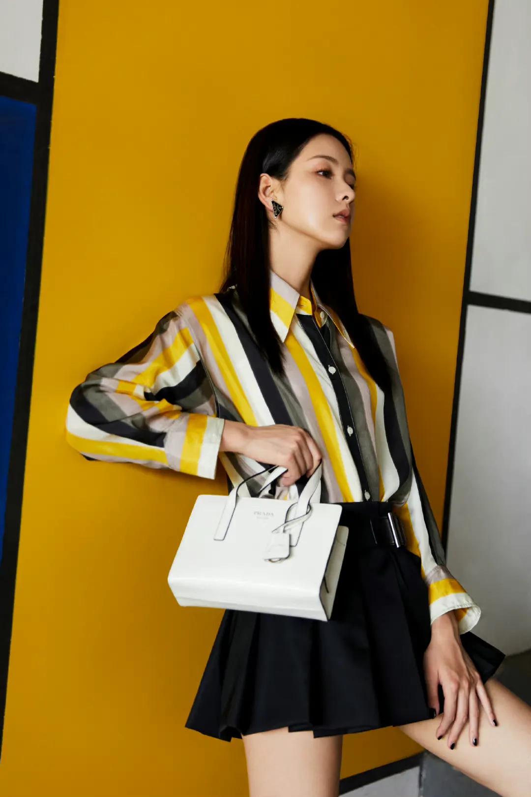 陈都灵近期穿搭