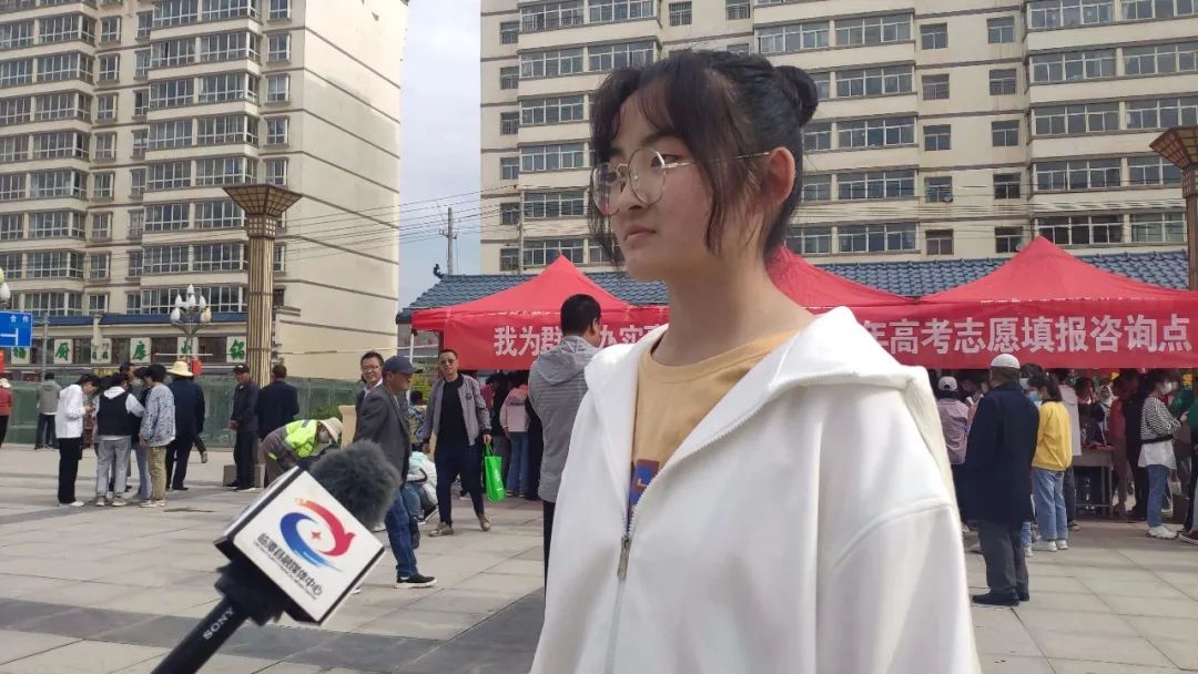暖心！临潭二中开展2022年高考志愿填报咨询服务活动