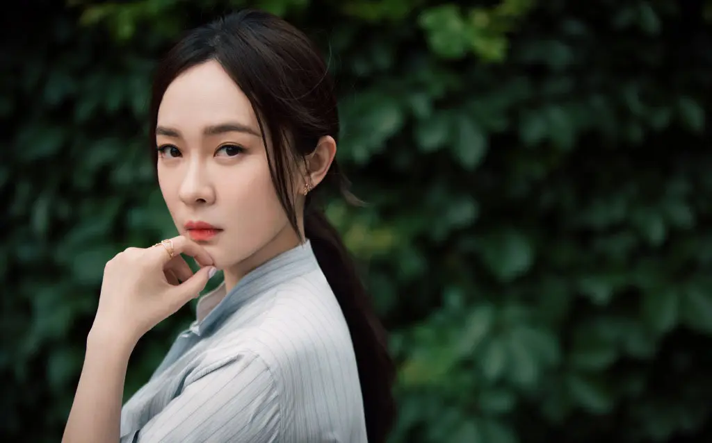 “呲牙咧嘴”别演回眸笑！有人回头一眼万年，有人我想给她按回去