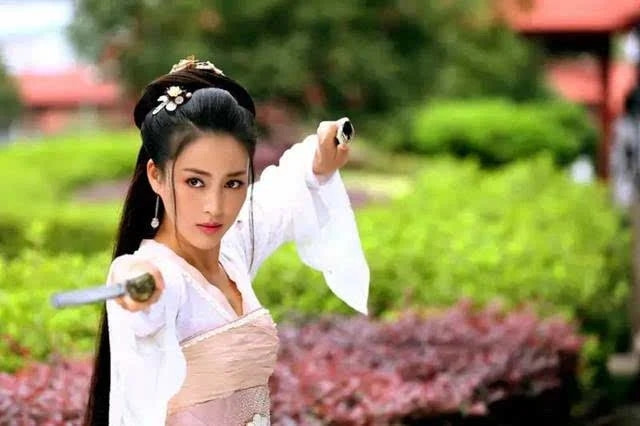 “古装神颜”甘婷婷：被誉为“最美潘金莲”，如今36岁依然单身