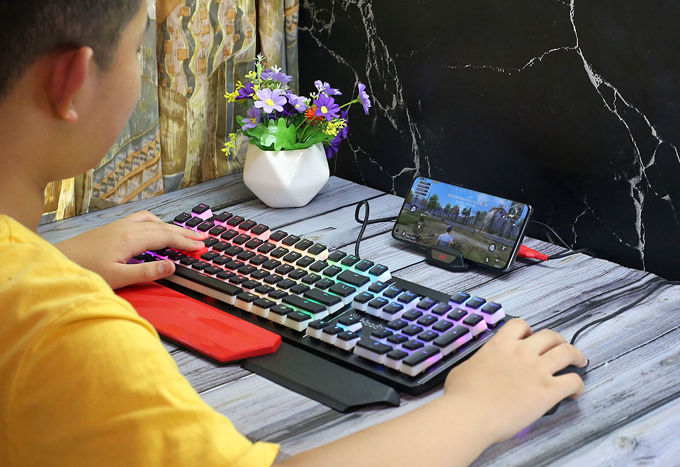 操控快人一步，无缝连接键鼠，北通千机匣助力手游轻松获胜