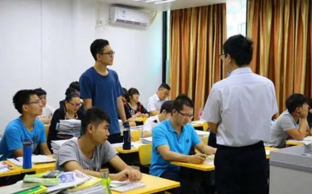 新高考“3+1+2”模式后，物理被成功捞上岸，这两科地位却很尴尬