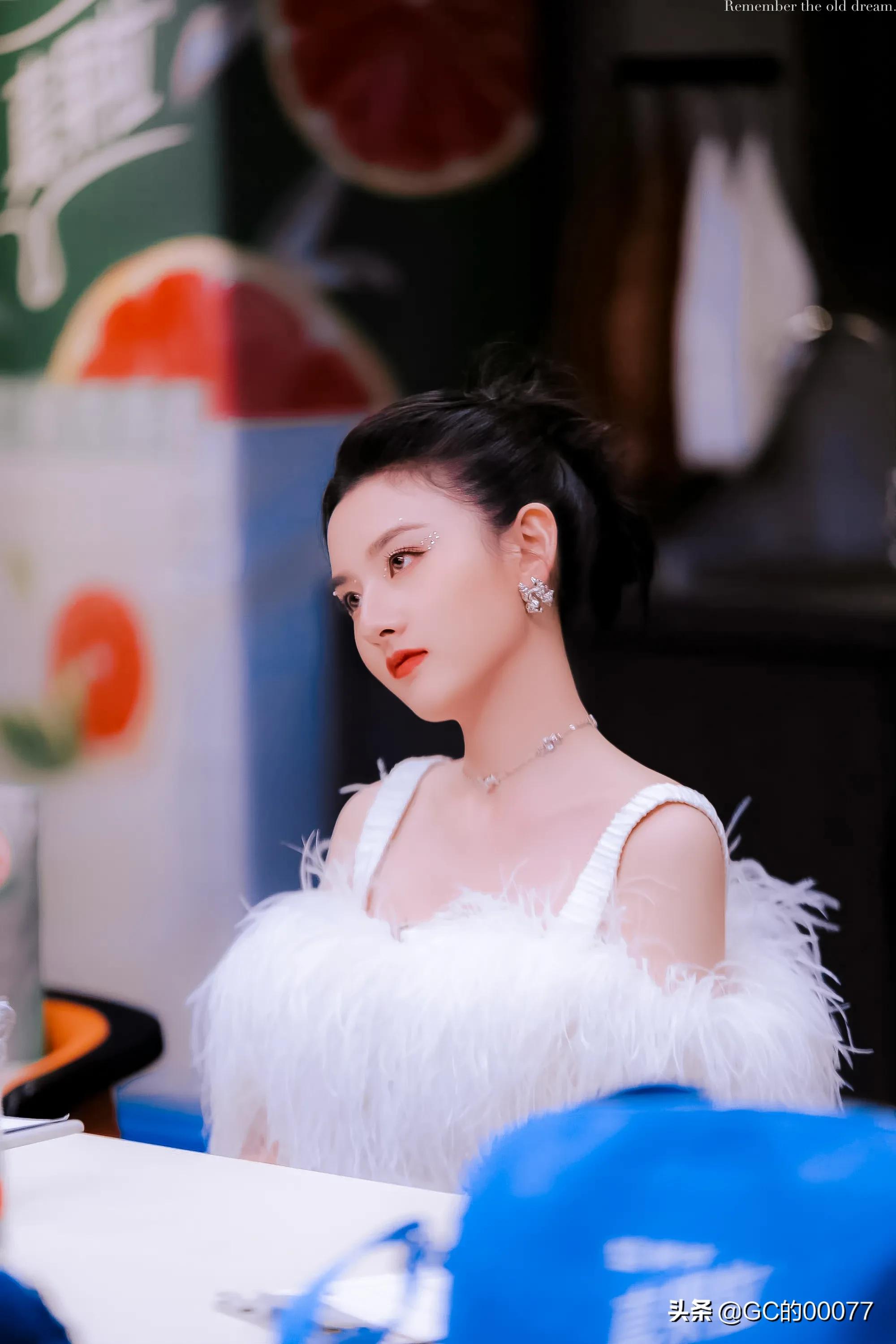 明星图片宋祖儿