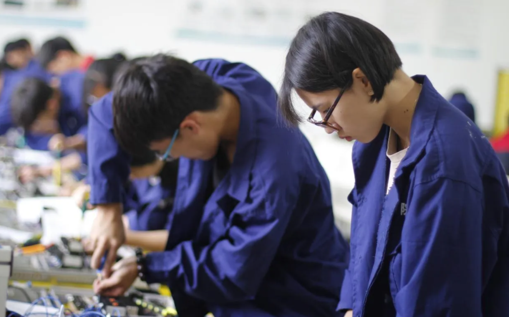 “结婚会现原形”，女生学工科和考师范的差距，不只体现在就业上