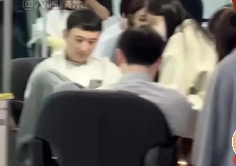 王思聪理发花费28880据说预约了好久才排上的