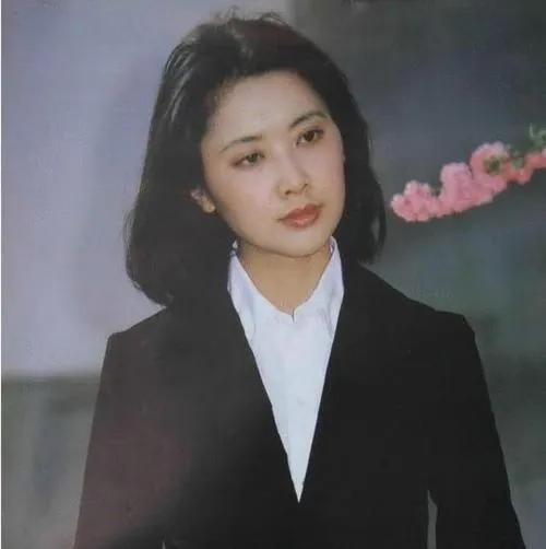 朱琳：去餐厅路上捡来一个老公，结婚42年坚持不生孩子