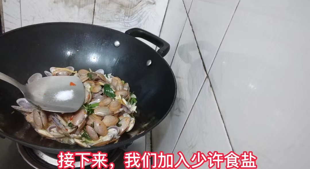 麻辣花甲怎么做最好吃（爆炒麻辣花甲做法）