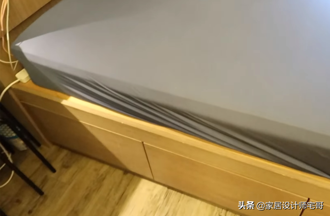 90后日本姑娘住香港10㎡“劏房”，蜗居虽小，却被整理得井井有条