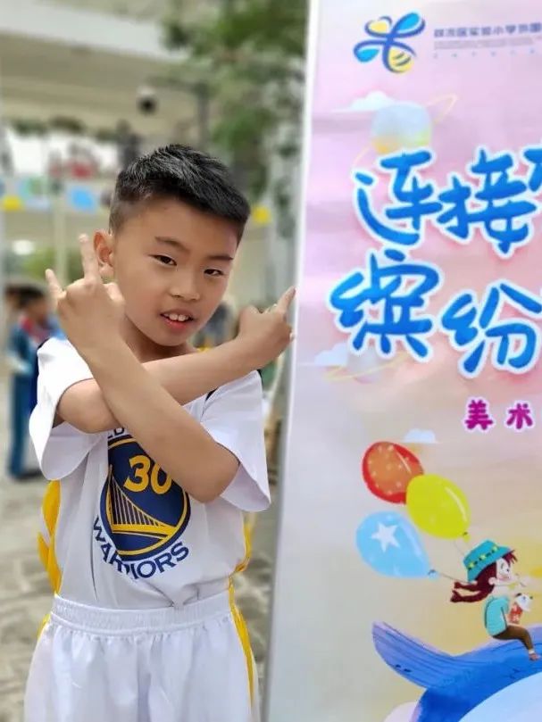 连接梦想，缤纷童年｜双流区实验小学外国语学校举行美术社团展览