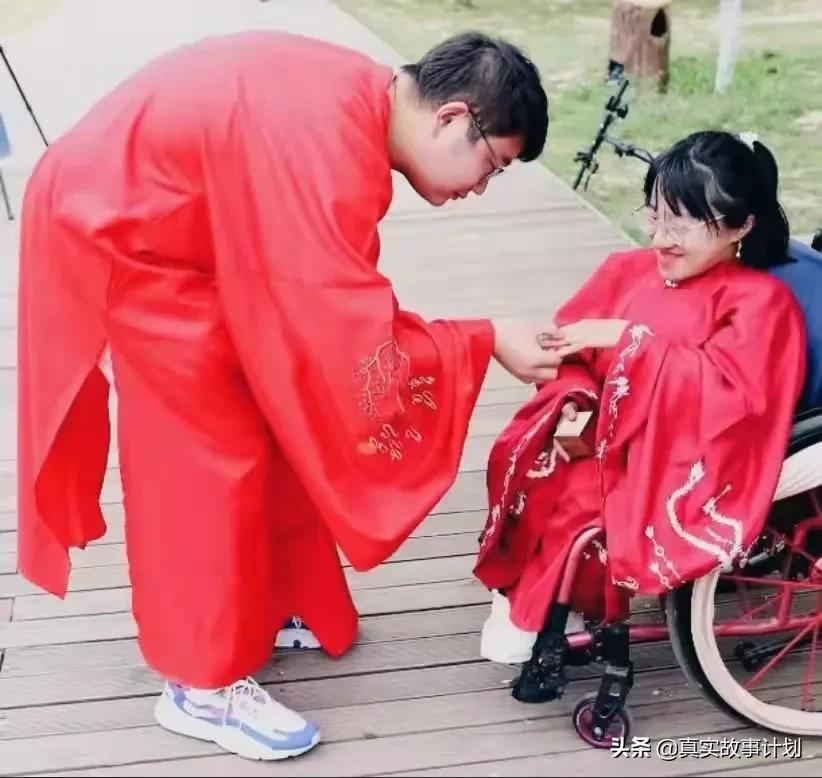 残缺之恋:在直播间相亲的残疾人群