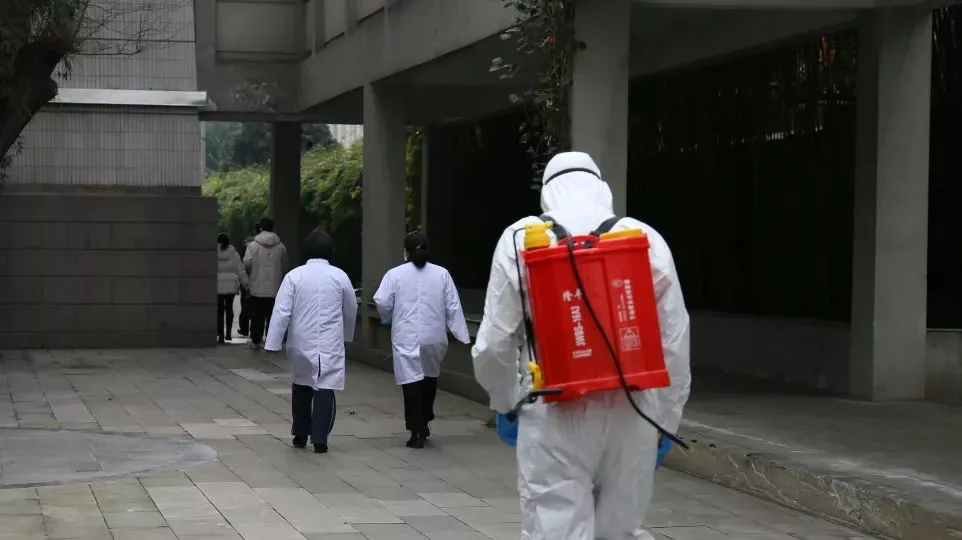 偶像谷爱凌、挑战擦皮鞋、一起向未来！成都开学第一天，太会玩了