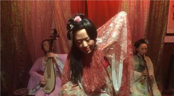 红学又一大发现,曹雪芹笔下的妓女云儿,映射了清王朝的腐朽社会