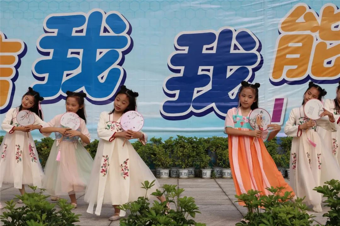 不负耕耘 拥抱收获｜记实小外国语学校满天星中队升旗仪式班级展示