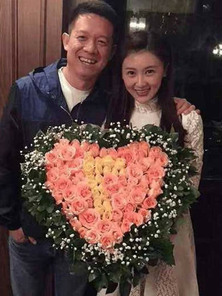 曾经风光，如今落魄的9位女星，有人向粉丝借钱，有人捡菜叶充饥