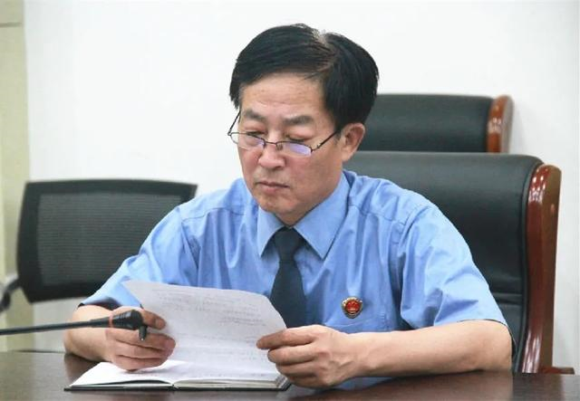 法官怒斥：如果我今天成了烈士，你就是罪犯！