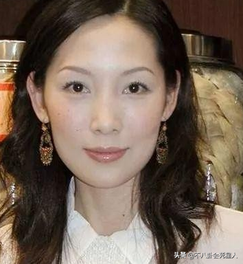 鞋拔子脸、厚嘴唇、颧骨凸出，这5位女港星演的大美人，我不理解