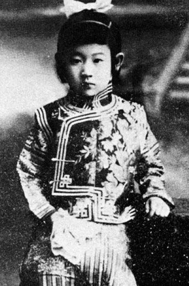 老照片直击川岛芳子审判枪决现场：行刑前被调包？枪决后面目全非