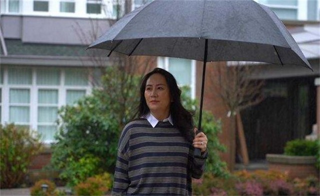 孟晚舟：两次婚姻四个孩子，现任丈夫1000多个日夜不离不弃