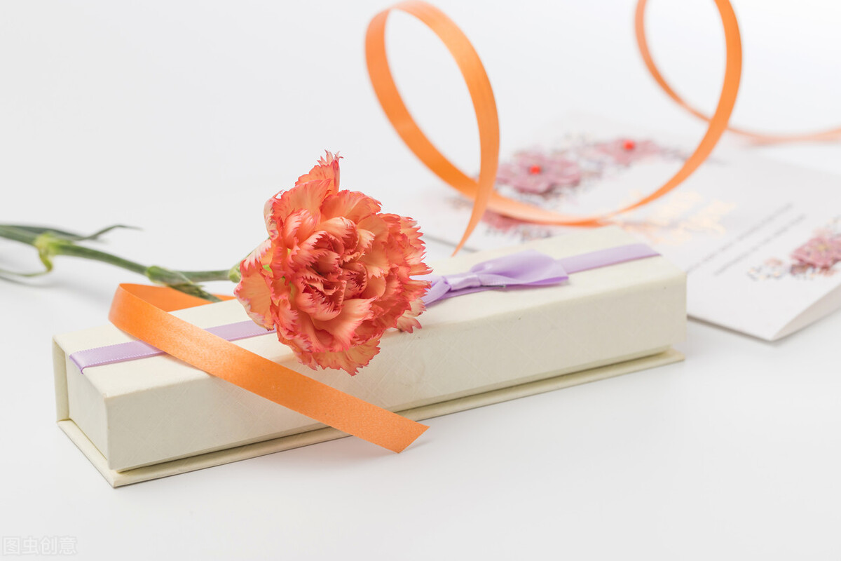 仓颉先生造出“母”、“妈”这两个字时，鬼神见之都哭了