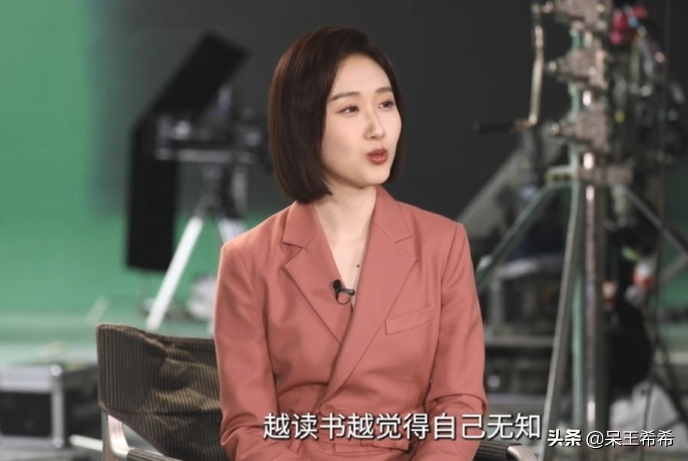 央视入职这么多新面孔，为什么看好王嘉宁？