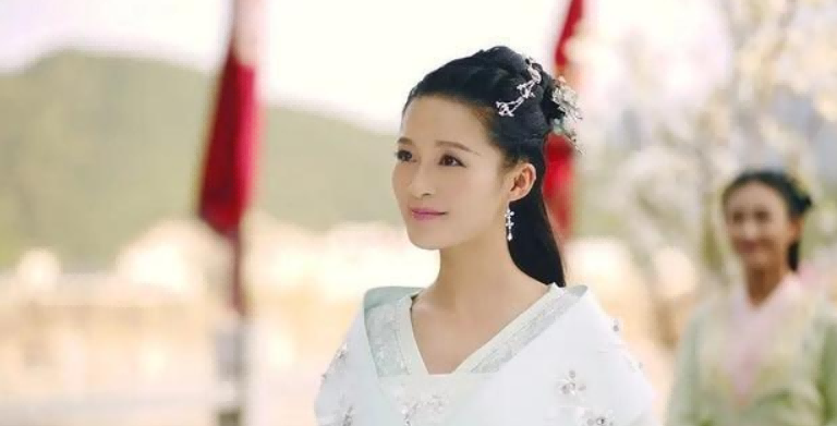 给“公主演得最好的10个演员”排个名，戚薇倒数，赵丽颖仅排第五