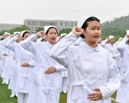 毕业才知道工作不易，大学生“后悔专业”投票，热门职业榜上有名