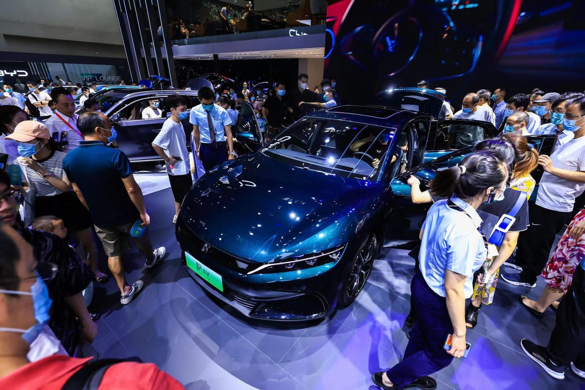 比亞迪展示新能源汽車行業(yè)“標桿”