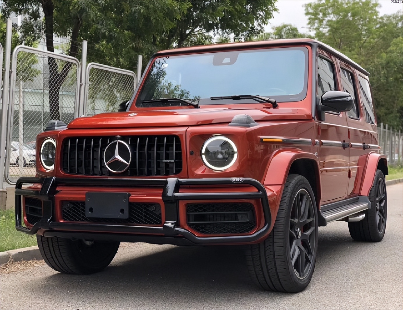 老头乐的大哥，挂着大奔车标的新能源老年代步车你见过吗？