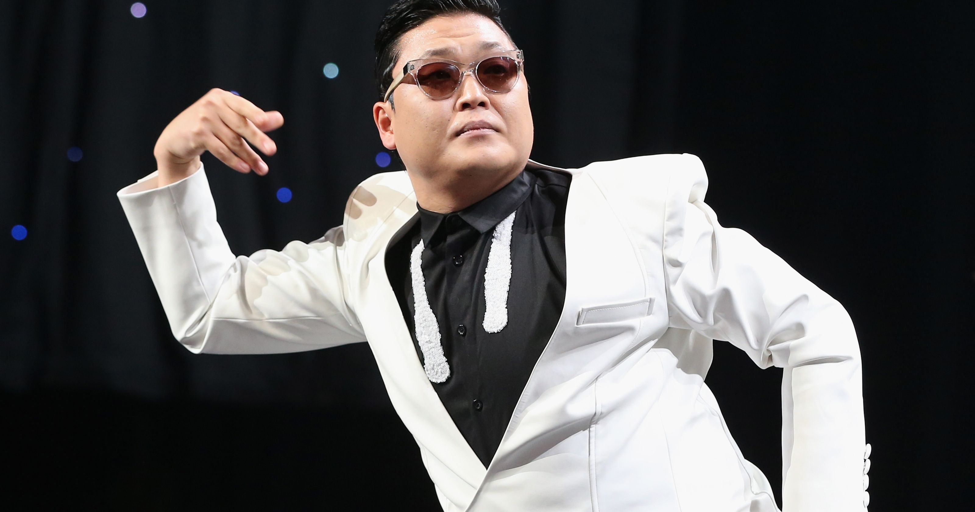 鸟叔东方卫视春晚(一首歌狂赚150亿,曾风靡全球的鸟叔,如今为何成了"