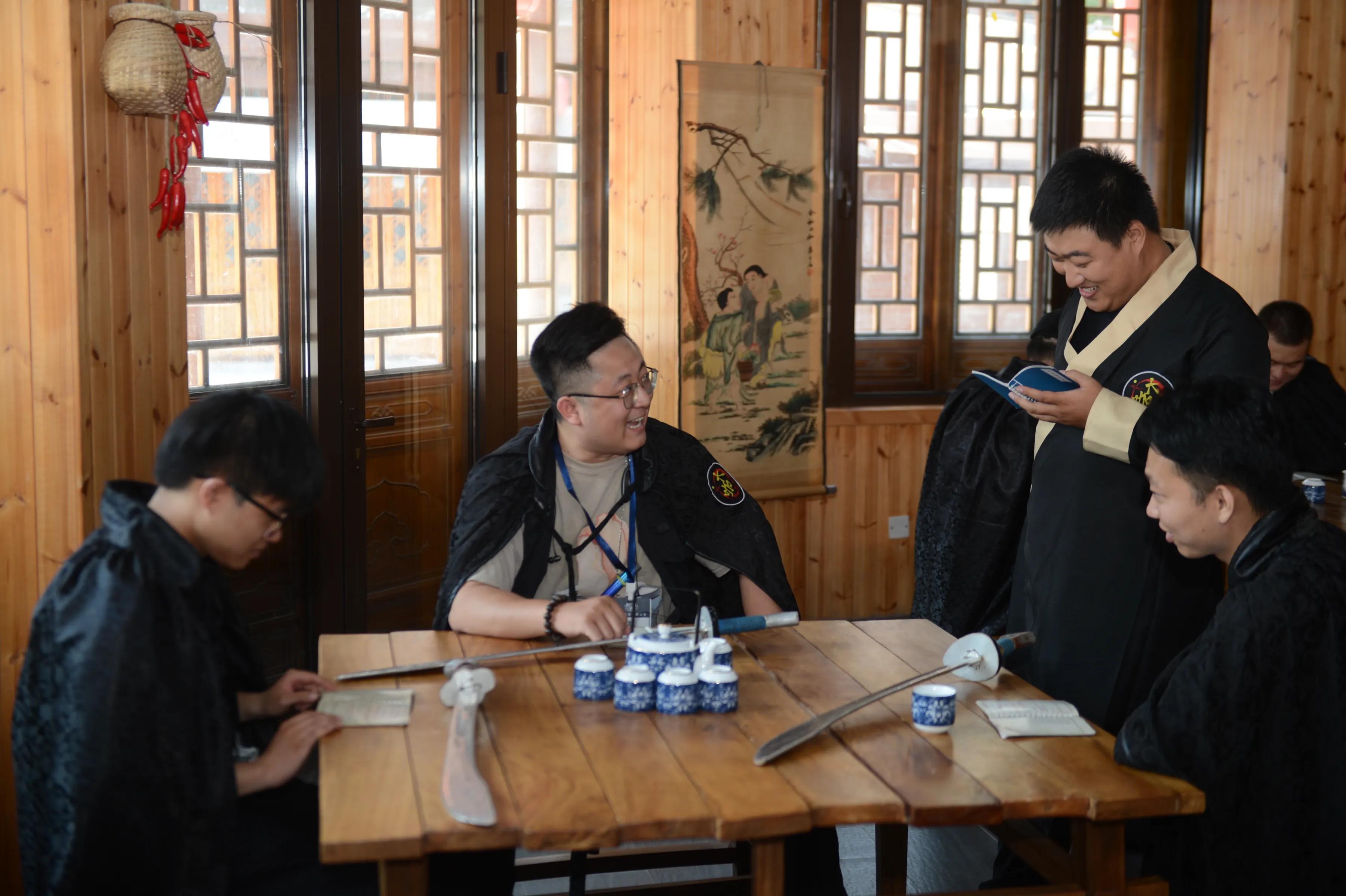 探秘一周年,华谊兄弟(济南)电影小镇千人实景剧本杀重磅上新