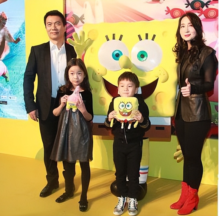 黄健翔前妻孙颖现在怎么样了(2006年,黄健翔的妻子孙颖,确诊为r腺癌)