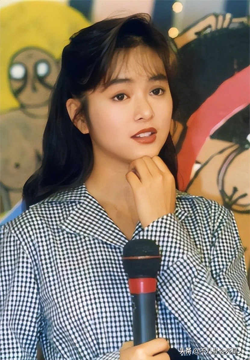 这6位明星一副福气、贵气相，却命运坎坷、早年丧母，太可惜