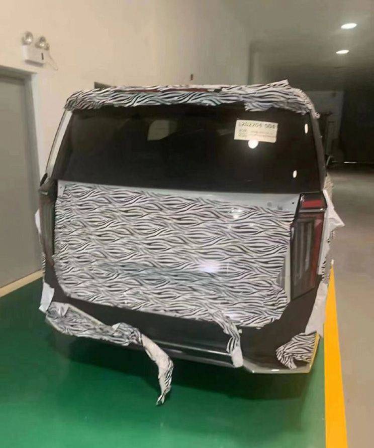 全新广汽传祺M8谍照曝光 前脸仿埃尔法？