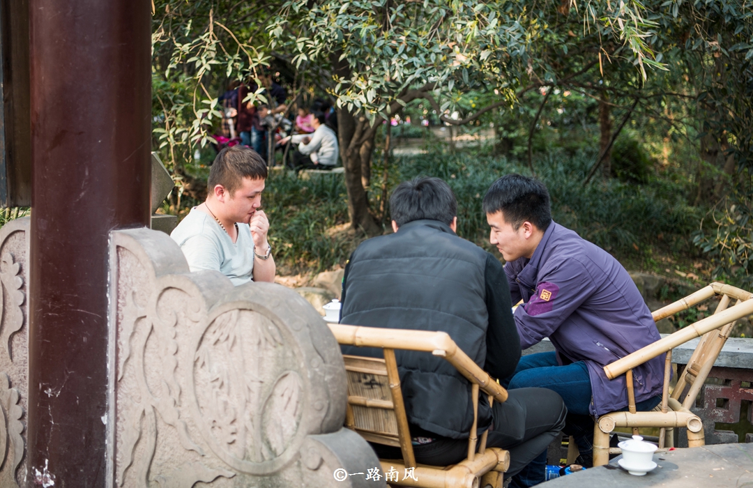 成都站到宽窄巷子怎么走（成都市区必去的这三个景点）