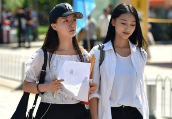 南北方上学差异有多大？大学生放假后发现，差距不是一点半点