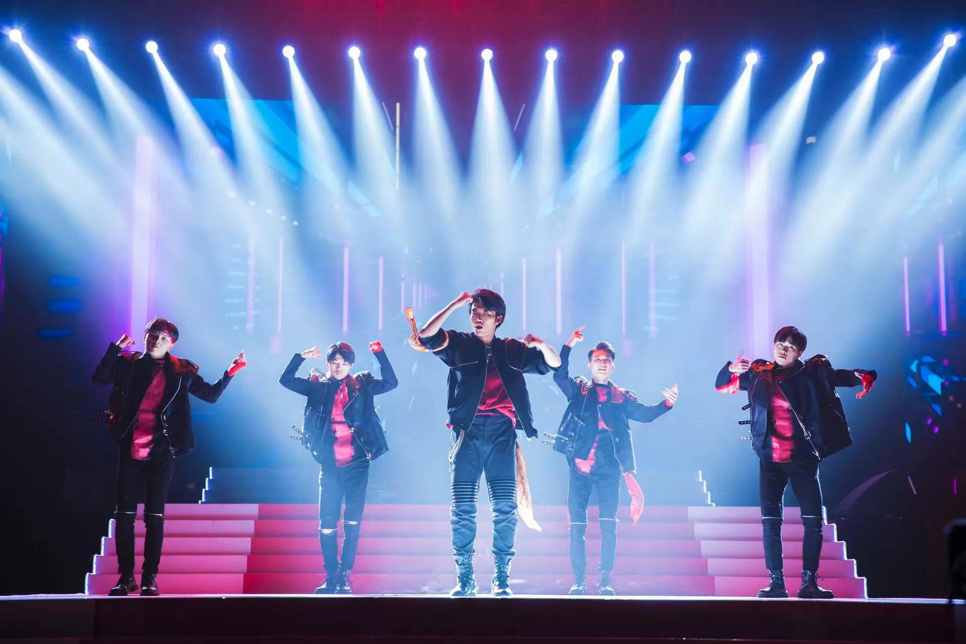 夏日之夜，火热开赛，《星光大道》夏赛季阶段赛闪亮开启