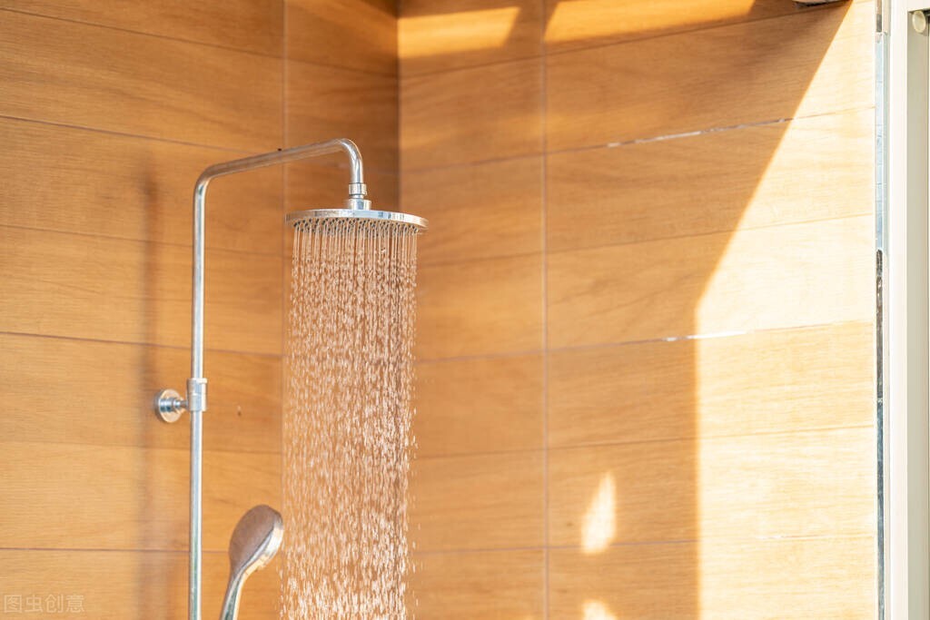 51岁男子，深夜脑梗瘫痪，提醒：不管男女，晚饭后要少做3件事