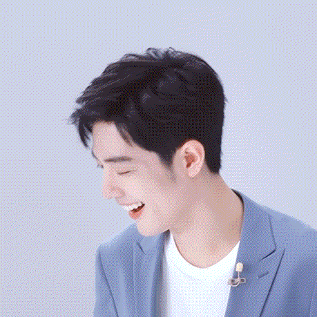 肖战他可真帅啊,帅到没边呀,这身材比例可太完美了