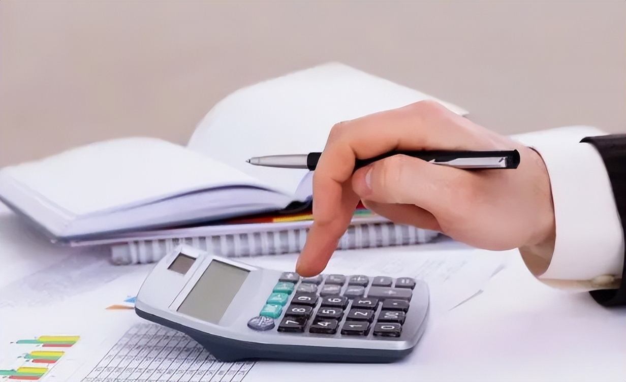 公务员晒“辞职信”走红，引发网友共鸣，辞职理由值得深思