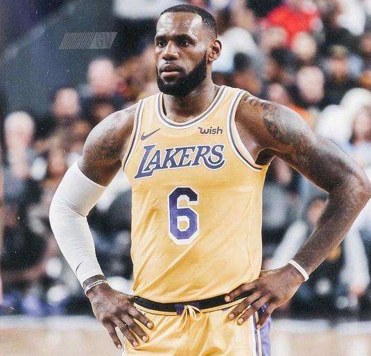 为什么nba官方球衣少(NBA巨星球衣销量：詹姆斯在30个州领先，为什么乔丹仅有3个州？)