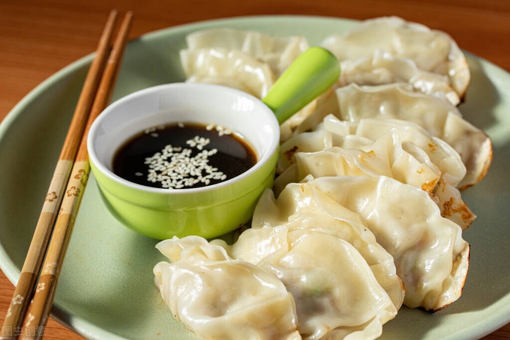 酱油吃多了真的会变黑吗？专家提醒：黑色素沉淀，跟饮食没有关系