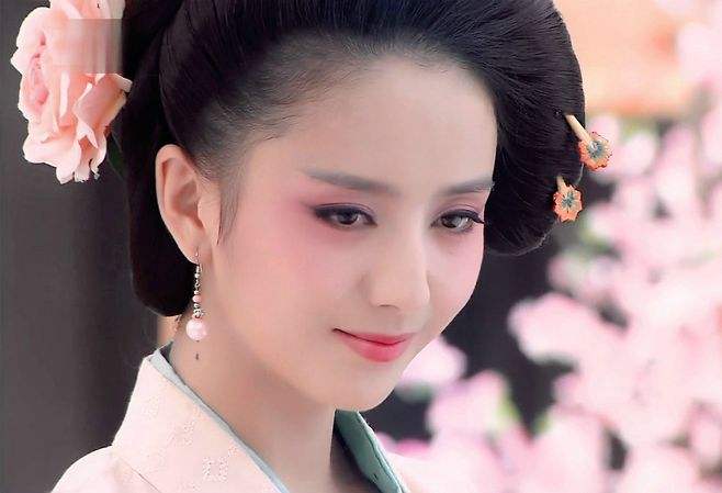 公元764年，郭子仪征战有功，唐代宗问他想要什么赏赐？郭子仪说老臣要六个绝色