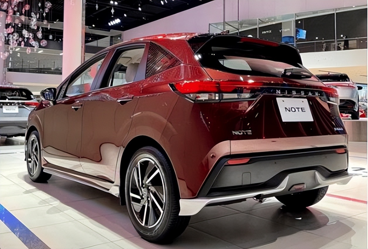 日产全新一代家用车，全系混动系统，对标飞度Polo，光颜色就8种