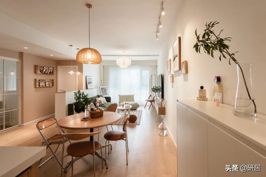 85m²现代简约风，不豪华很温馨，亲戚们都说很好看，特别适合居家