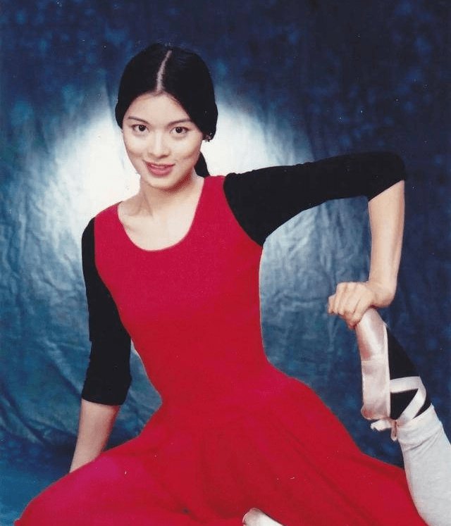 还记得天龙八部中的阿朱吗？戏红人不红，今淡泊名利前往美国念书