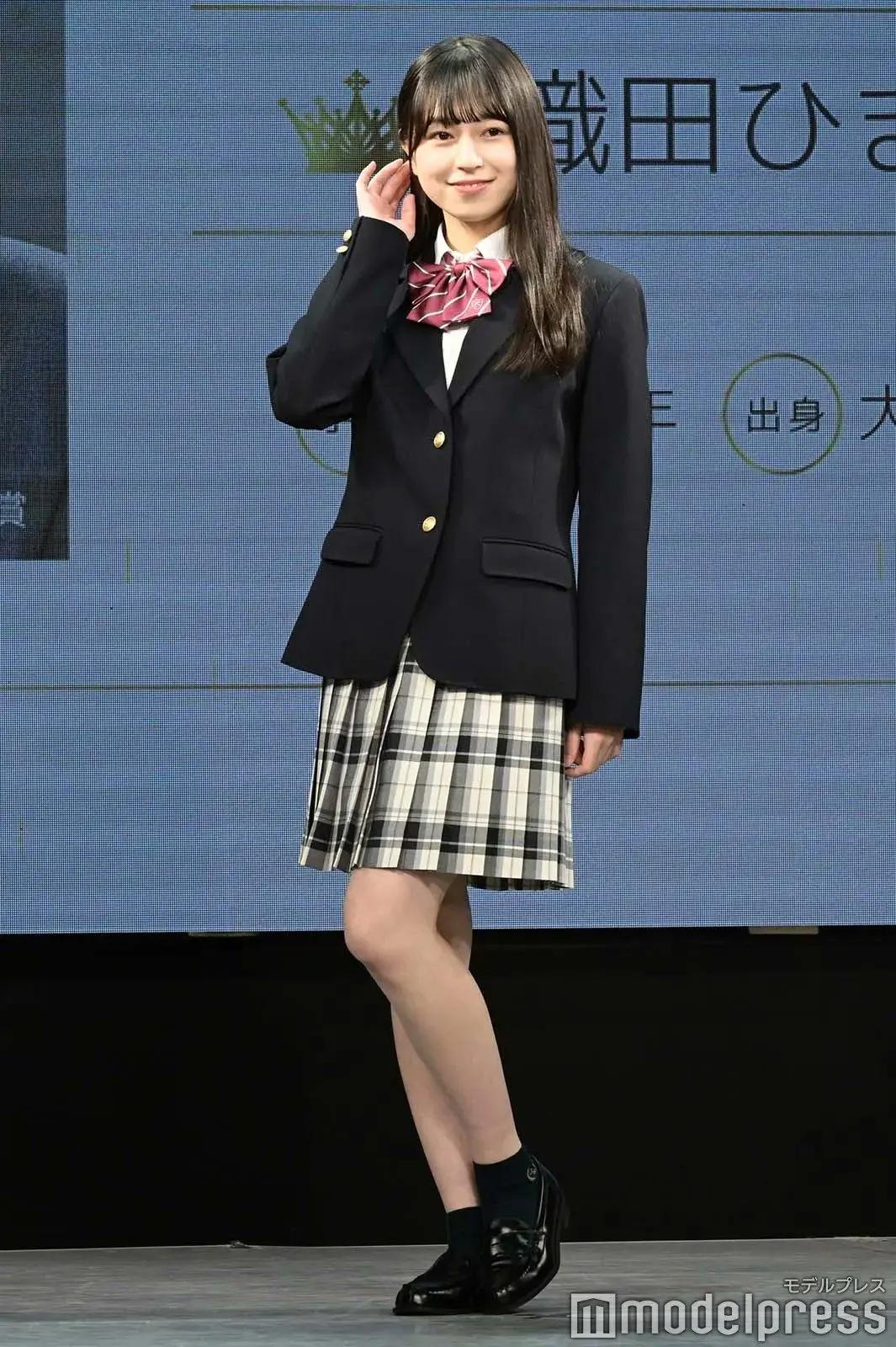 日本女孩喜欢穿校服有原因！16岁大阪女孩靠它出道顺利进入娱乐圈